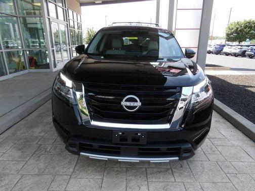 2024 Nissan Pathfinder SL 4WD
