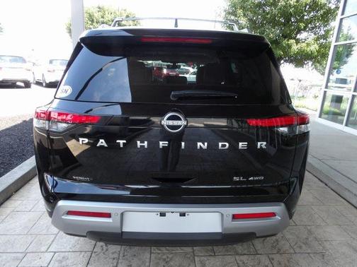 2024 Nissan Pathfinder SL 4WD