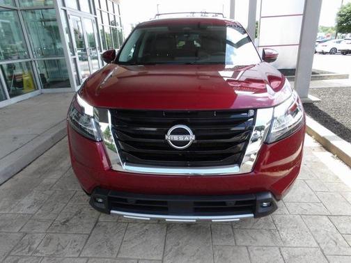 2022 Nissan Pathfinder SL 4WD