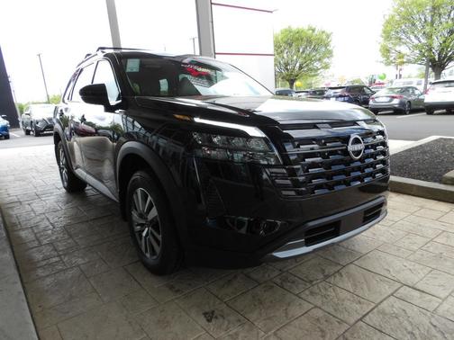 Super Black 2026 Nissan Pathfinder SL