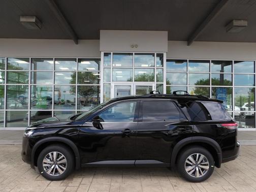 Super Black 2026 Nissan Pathfinder SL