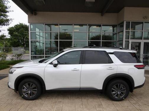2025 Nissan Pathfinder SV 4WD
