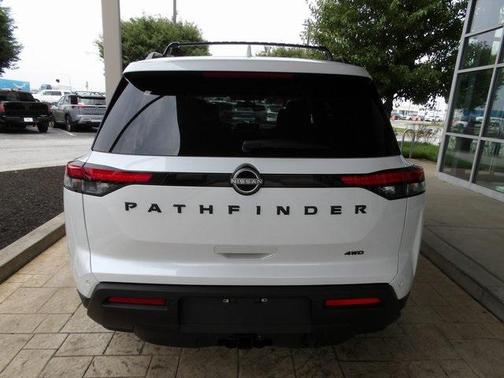 2025 Nissan Pathfinder SV 4WD