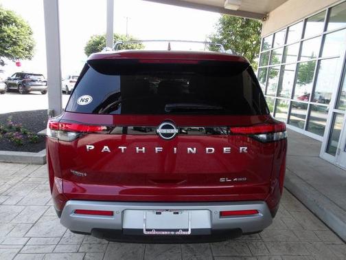2024 Nissan Pathfinder SL 4WD