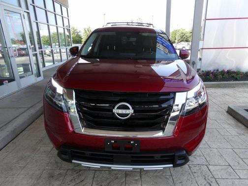 2024 Nissan Pathfinder SL 4WD