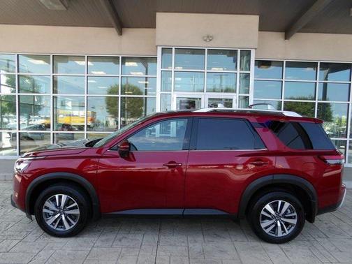 2024 Nissan Pathfinder SL 4WD