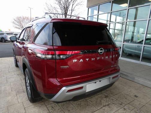 2024 Nissan Pathfinder SL 4WD