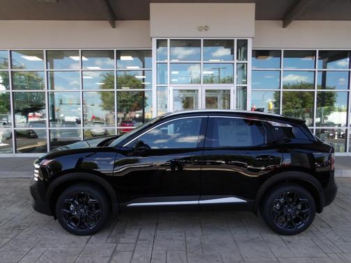 Super Black 2026 Nissan Kicks SR