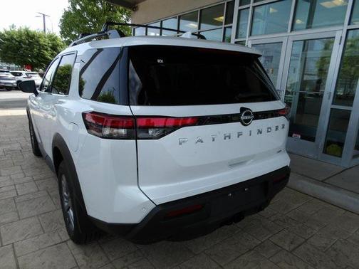 2025 Nissan Pathfinder SV 4WD