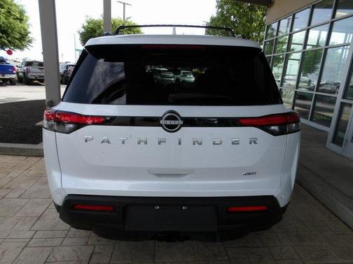 2025 Nissan Pathfinder SV 4WD