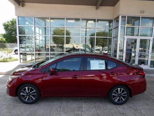 Scarlet Ember Tintcoat 2025 Nissan Versa 1.6 SV