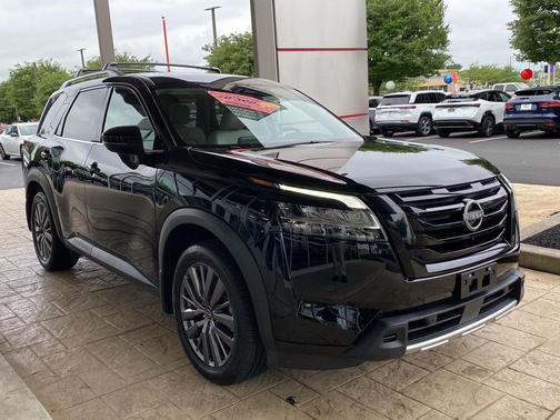 Super Black 2023 Nissan Pathfinder SL 4WD