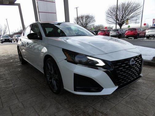 2023 Nissan Altima SR VC-Turbo FWD