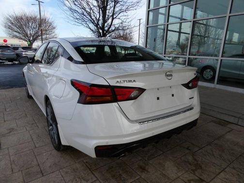 2023 Nissan Altima SR VC-Turbo FWD