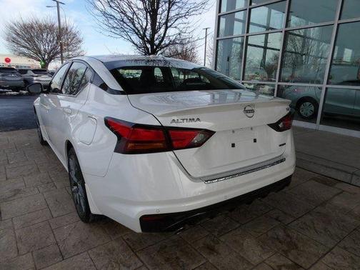 2023 Nissan Altima SR VC-Turbo FWD