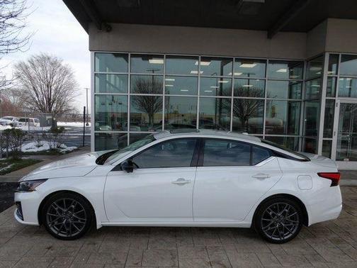 2023 Nissan Altima SR VC-Turbo FWD