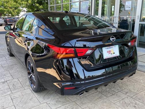 Super Black 2026 Nissan Altima SR FWD