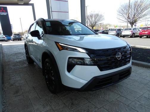Everest White Pearl Tricoat 2026 Nissan Rogue Dark Armor