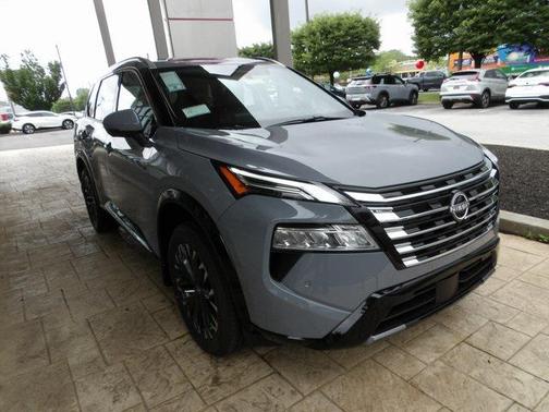 2025 Nissan Rogue Platinum