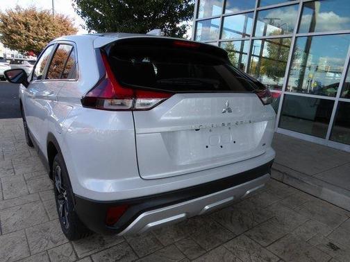 White Diamond 2024 Mitsubishi Eclipse Cross SE
