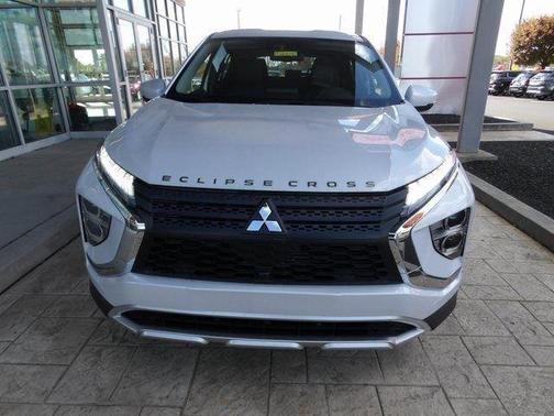 White Diamond 2024 Mitsubishi Eclipse Cross SE
