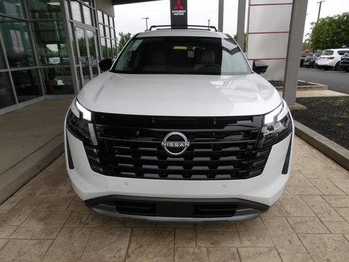 Everest White Pearl Tricoat 2026 Nissan Pathfinder SL