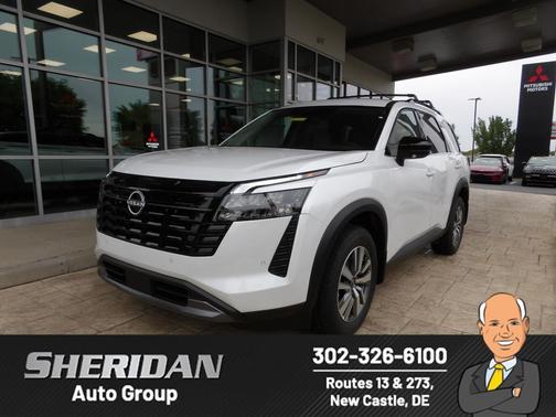 Everest White Pearl Tricoat 2026 Nissan Pathfinder SL