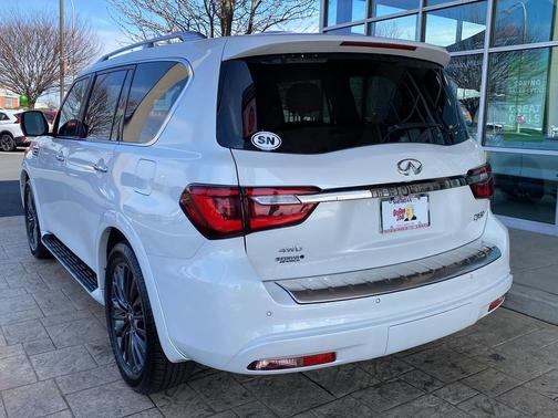 2024 INFINITI QX80 SENSORY AWD