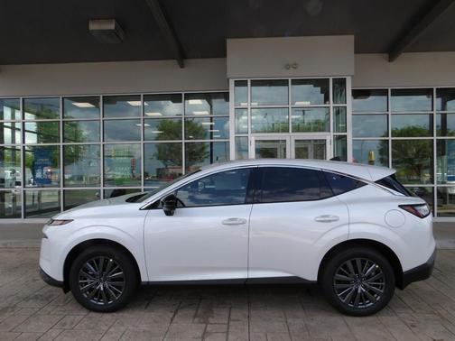 Everest White Pearl Tricoat 2026 Nissan Murano SL