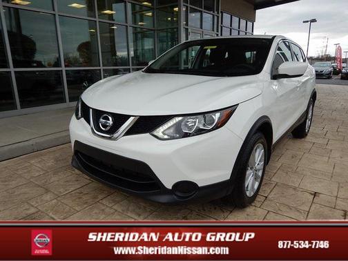 Glacier White 2017 Nissan Rogue Sport S