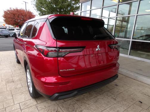 2025 Mitsubishi Outlander ES 2.5 S-AWC