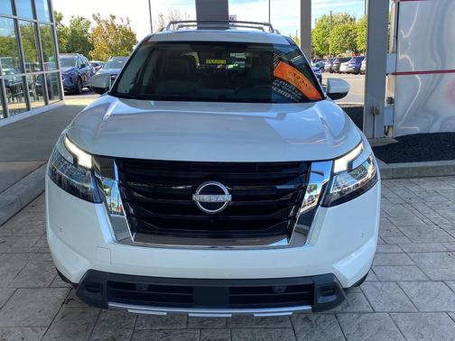 Pearl White Tricoat 2023 Nissan Pathfinder Platinum 4WD
