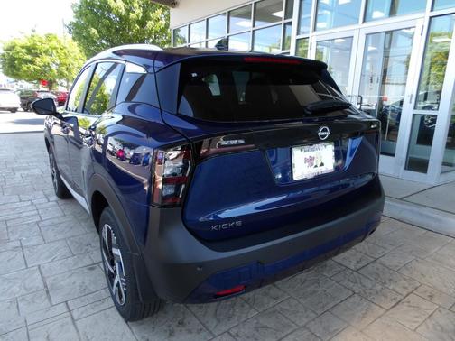 Deep Blue Pearl 2026 Nissan Kicks SV