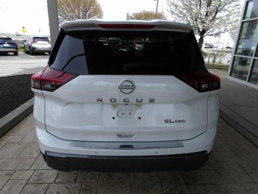 2025 Nissan Rogue SL