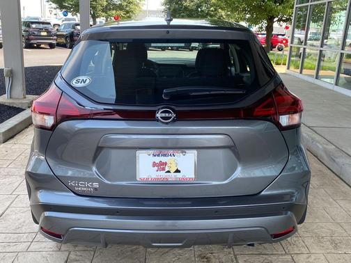 Gun Metallic 2025 Nissan Kicks S