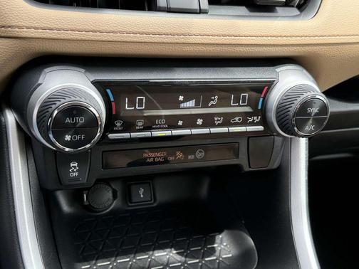 2020 Toyota RAV4 Hybrid LE