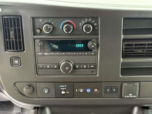 2024 Chevrolet Express 3500 LT