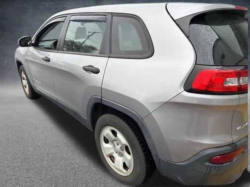 2016 Jeep Cherokee Sport