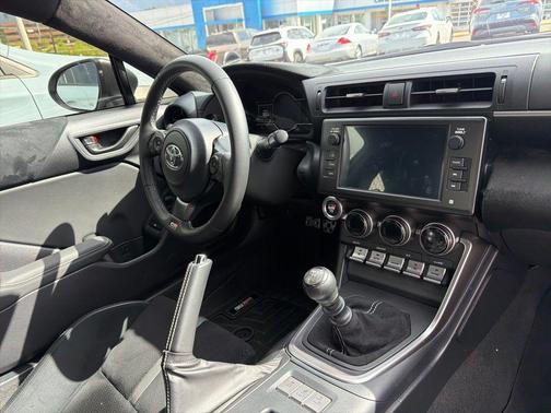 Halo 2023 Toyota GR86 Premium