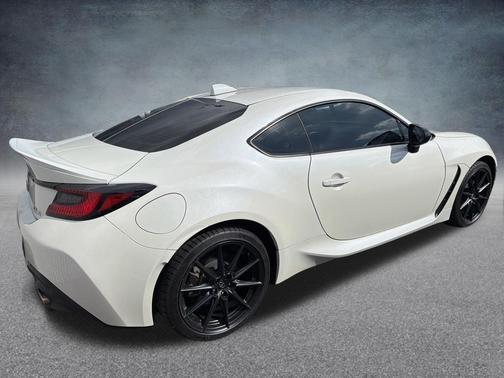 Halo 2023 Toyota GR86 Premium