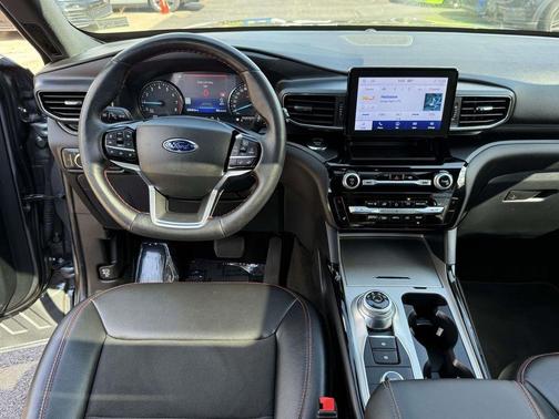 2022 Ford Explorer ST-Line