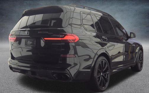 Black Sapphire Metallic 2022 BMW X7 M50i