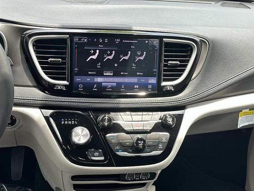 Diamond Black 2024 Chrysler Pacifica Touring-L