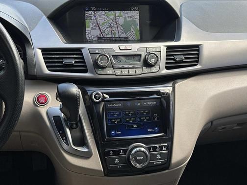 White 2014 Honda Odyssey Touring Elite