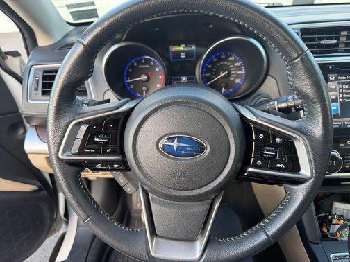 White 2018 Subaru Outback 3.6R Limited