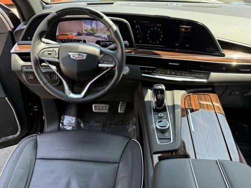 2022 Cadillac Escalade ESV Premium Luxury