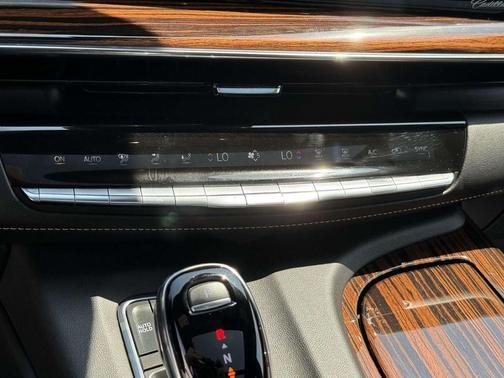2022 Cadillac Escalade ESV Premium Luxury