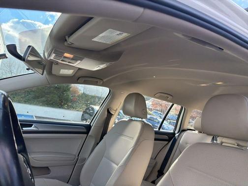 2015 Volkswagen Golf SportWagen S