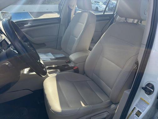 2015 Volkswagen Golf SportWagen S