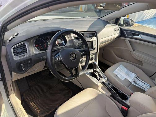 2015 Volkswagen Golf SportWagen S